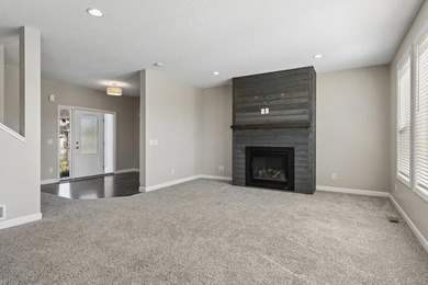 This beautiful home is in like new condition; with 4 bedrooms - photo 8