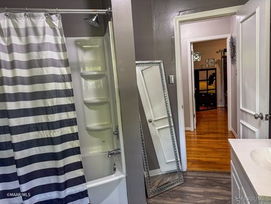 Live your best life in this beautifully appointed home! Roof and - photo 25