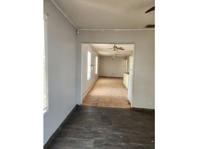 Investment opportunity on a spacious approximately .25-acre lot! - photo 7
