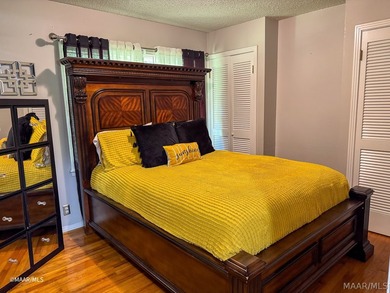 Live your best life in this beautifully appointed home! Roof and - photo 31