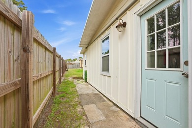 Fully renovated beach cottage and RENTAL MACHINE only .3 miles - photo 38