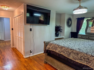 Live your best life in this beautifully appointed home! Roof and - photo 45