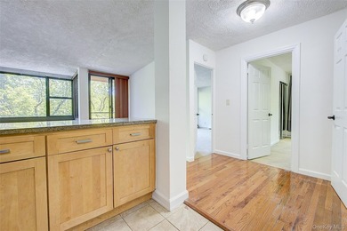 Welcome to Le Havre on the Water! This bright and airy unit has - photo 12