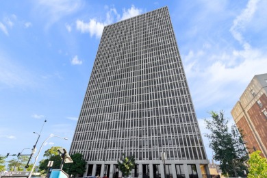 Lake Condo For Sale in Chicago, Illinois