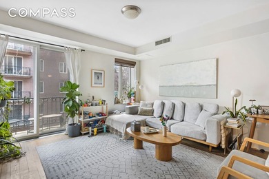 Large, three-bedroom, two-bathroom condo in Park Slope, Brooklyn - photo 2