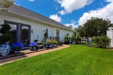 Enchanting and elegant, this Mariott home in Miramont will - photo 17
