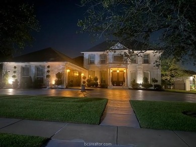 Enchanting and elegant, this Mariott home in Miramont will - photo 18
