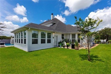 Enchanting and elegant, this Mariott home in Miramont will - photo 24