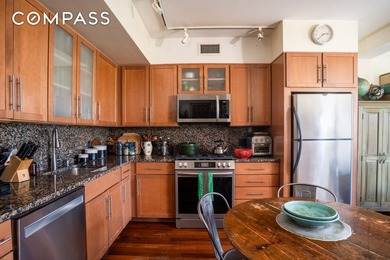 Gorgeous lovingly maintained two bedroom two-bathroom home in - photo 5