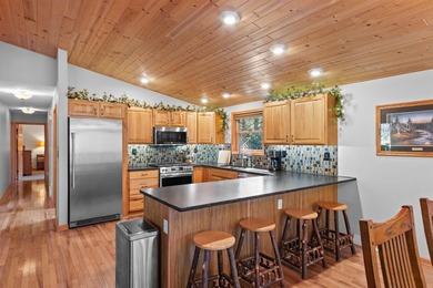 Welcome to the first-ever lake house offered in the exclusive - photo 11