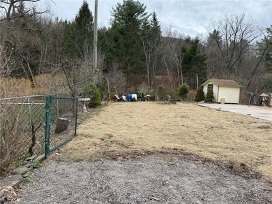 A charming River Front, former Mobile Home lot located just - photo 2