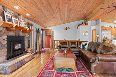 Welcome to the first-ever lake house offered in the exclusive - photo 15