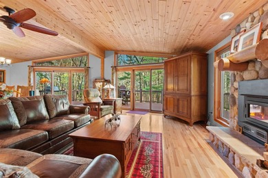 Welcome to the first-ever lake house offered in the exclusive - photo 16