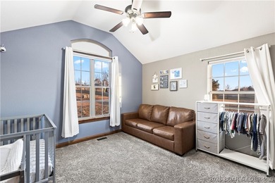 Experience lakefront living in this well-appointed 3-bedroom - photo 27