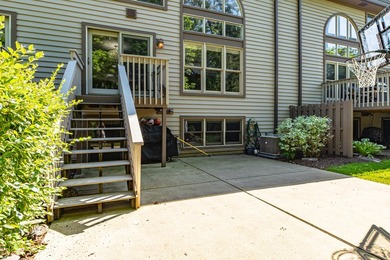 Perfectly situated just steps from the marina, boat docks, and a - photo 31