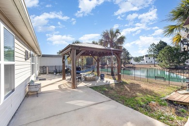 Welcome to Myrtle Grove Plantation! This fully updated 4 bedroom - photo 32