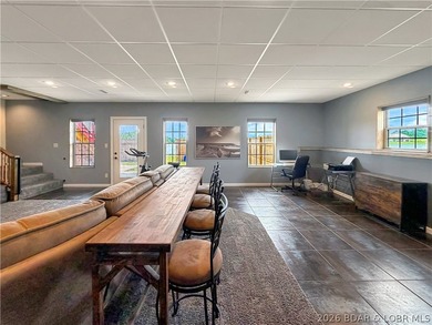 Experience lakefront living in this well-appointed 3-bedroom - photo 38