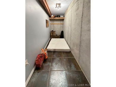 Experience lakefront living in this well-appointed 3-bedroom - photo 41