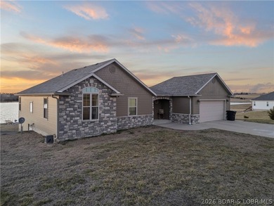 Experience lakefront living in this well-appointed 3-bedroom - photo 45