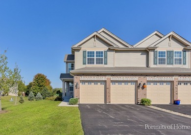 (private lake, pond, creek) Townhome/Townhouse For Sale in Aurora Illinois