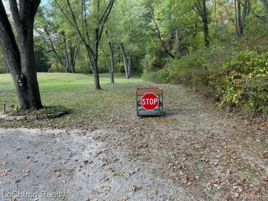 Lake Acreage For Sale in Oakland, Michigan