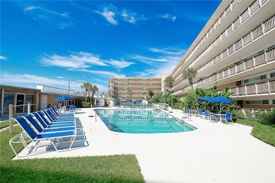 Beautiful Gulfstream Fourth floor BEACHFRONT condo. A *must see* - photo 7
