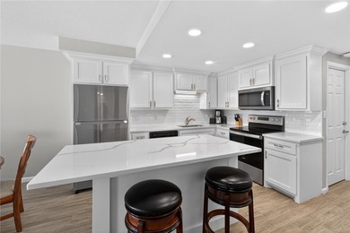 Beautiful Gulfstream Fourth floor BEACHFRONT condo. A *must see* - photo 10