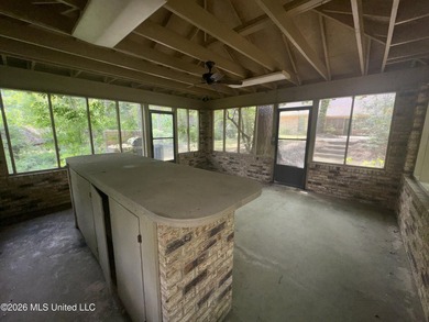 NEW LISTING IN FLORENCE with over 3300 square feet! Discover - photo 30