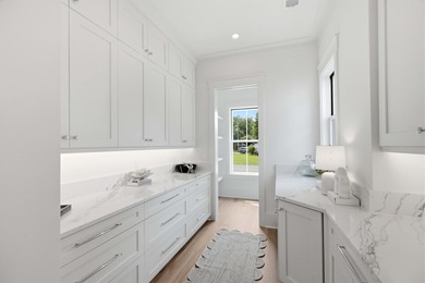 Welcome to 6 Vincent Drive located in the heart of South Mount - photo 16
