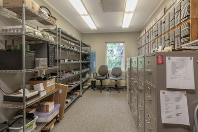 Well-appointed commercial office space offering stunning views - photo 16