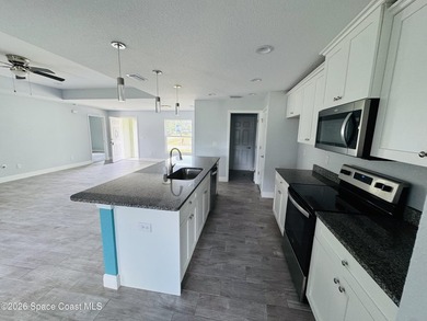 This beautifully built 2022 concrete block home sits on a - photo 10