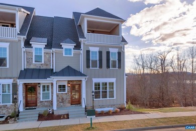 Beautiful End Unit Townhome located close to The Old Trail Golf - photo 1