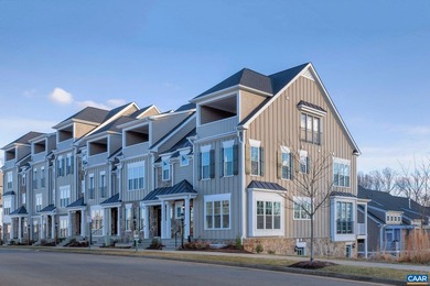 Beautiful End Unit Townhome located close to The Old Trail Golf - photo 4