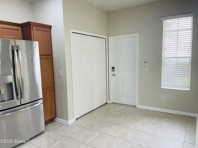 Beautiful 3-bedroom, 2-bath home with 2-car garage located in a - photo 3