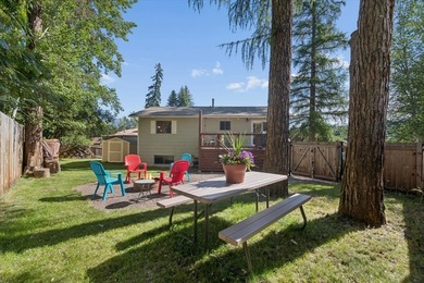 Exceptionally well-maintained 3-bedroom, 2-bathroom home tucked - photo 7