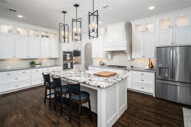 Warning: There isn't enough space to list all of this home's - photo 17