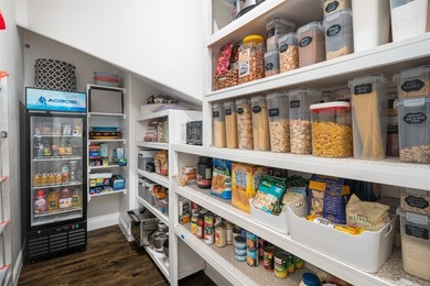 Warning: There isn't enough space to list all of this home's - photo 21