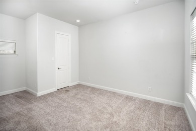 Warning: There isn't enough space to list all of this home's - photo 28