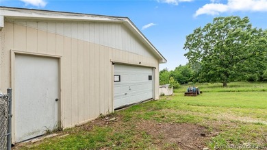 Beautiful 3-bedroom, 2-bath home located right in the heart of - photo 50