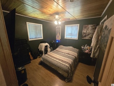 This quaint 2 bedroom 1 bath is the perfect starter home or lake - photo 14