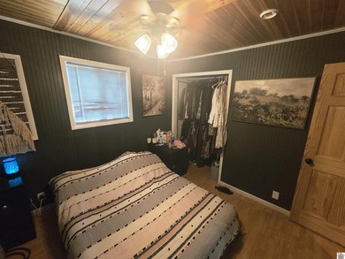 This quaint 2 bedroom 1 bath is the perfect starter home or lake - photo 15