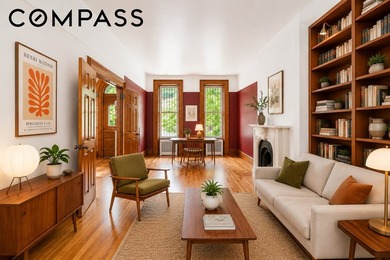 Exceptional Brooklyn Brownstone Living w/ South Facing Garden - photo 1