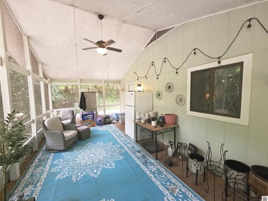 This quaint 2 bedroom 1 bath is the perfect starter home or lake - photo 23