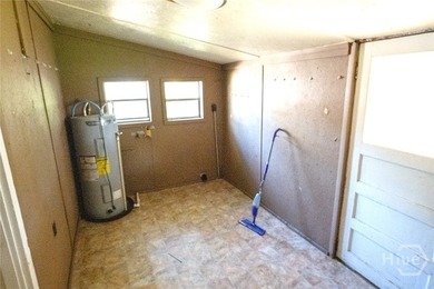 Investor Special in Garden City! This 2-bedroom, 1-bath home - photo 24