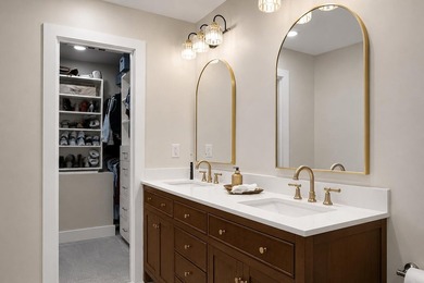 Welcome to 5908 Commonwealth Circle, where timeless Lowcountry - photo 25