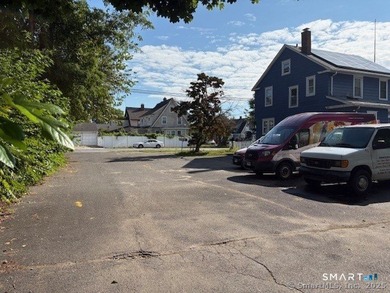 Lot - 1213 Wood Ave, Bridgeport, CT 06604 Priced to move- Unique - photo 1