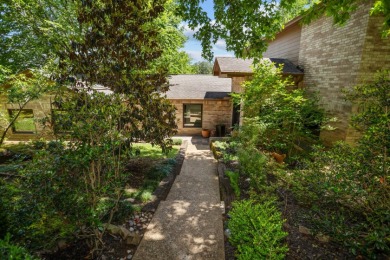 LUXURY LAKEFRONT LIVING! - photo 2