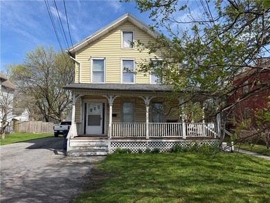 GREAT INVESTMENT OR OWNER-OCCUPIED OPPORTUNITY - DUPLEX! This - photo 1