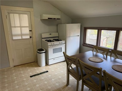 GREAT INVESTMENT OR OWNER-OCCUPIED OPPORTUNITY - DUPLEX! This - photo 7