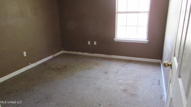 3bdrm 1.5 bath, No outside a/c condenser Outside storage shed - photo 14